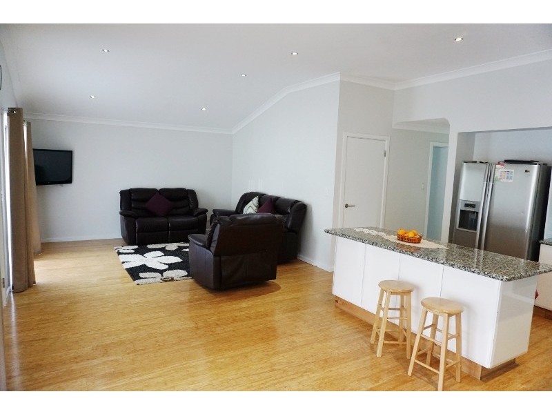 2 Mcgovern Street, Cringila NSW 2502