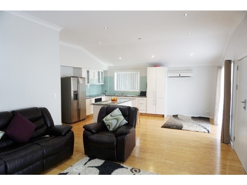 2 Mcgovern Street, Cringila NSW 2502