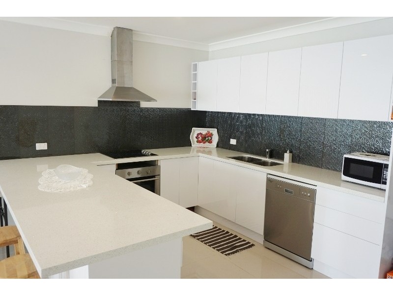 2 Mcgovern Street, Cringila NSW 2502