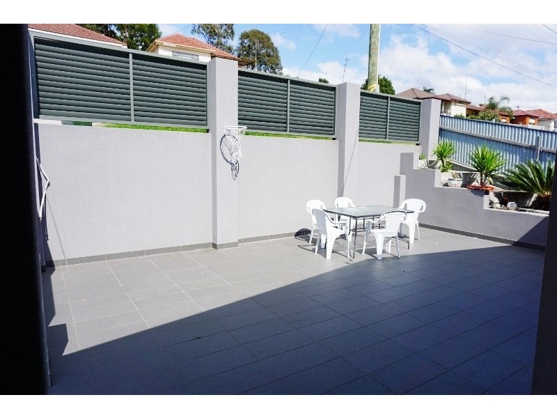 2 Mcgovern Street, Cringila NSW 2502