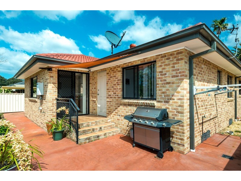 2/3 Dawson Street, Balgownie NSW 2519