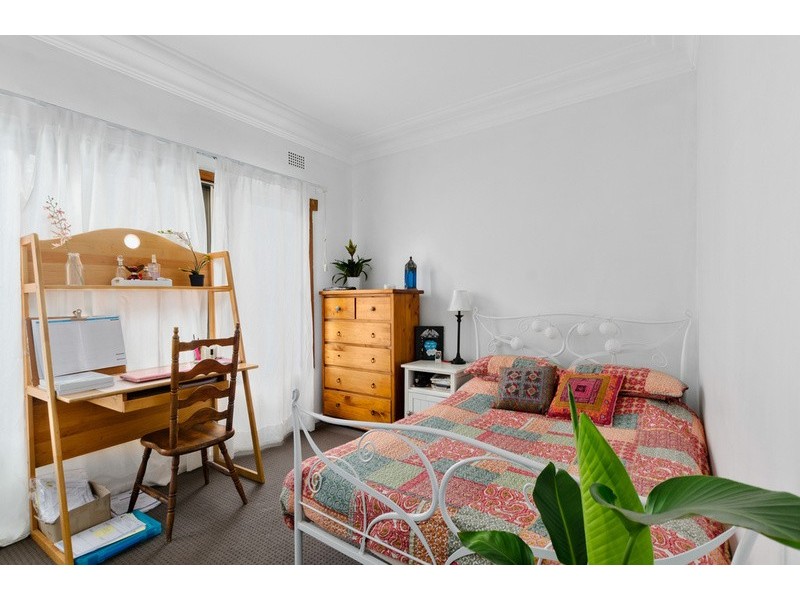 54 HUTTON Avenue, Bulli NSW 2516