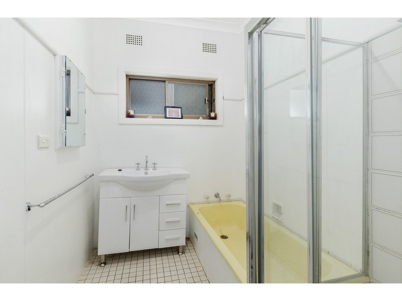54 HUTTON Avenue, Bulli NSW 2516