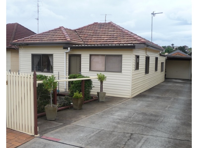 9 Newcastle Street, Cringila NSW 2502