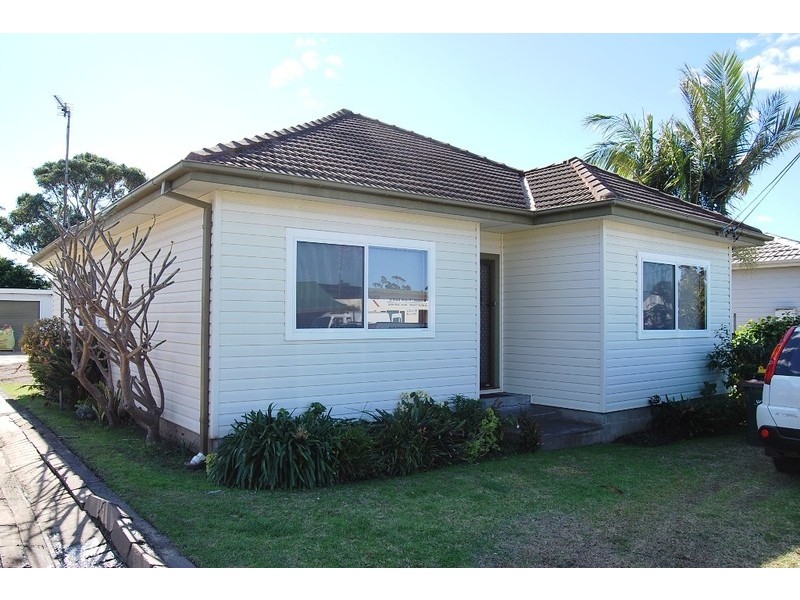 18 Chapman Street, Fairy Meadow NSW 2519