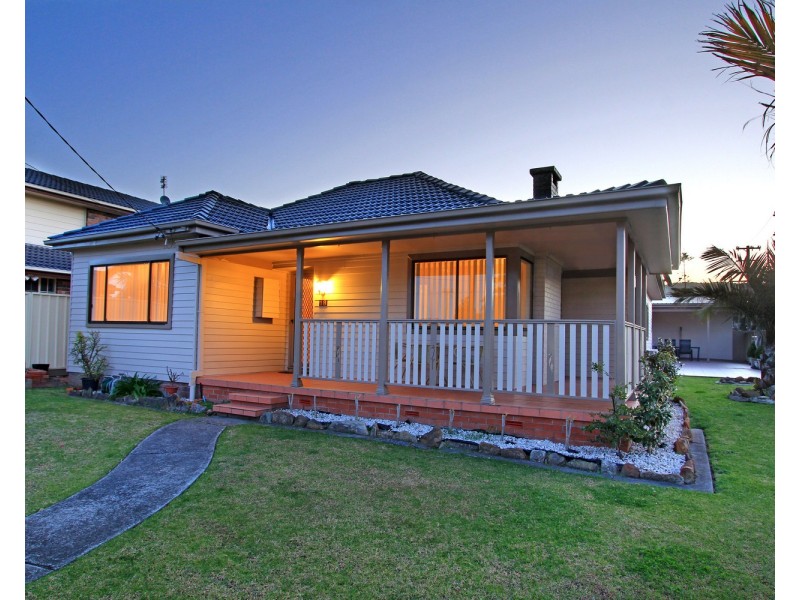 18 Cowper Street, Fairy Meadow NSW 2519