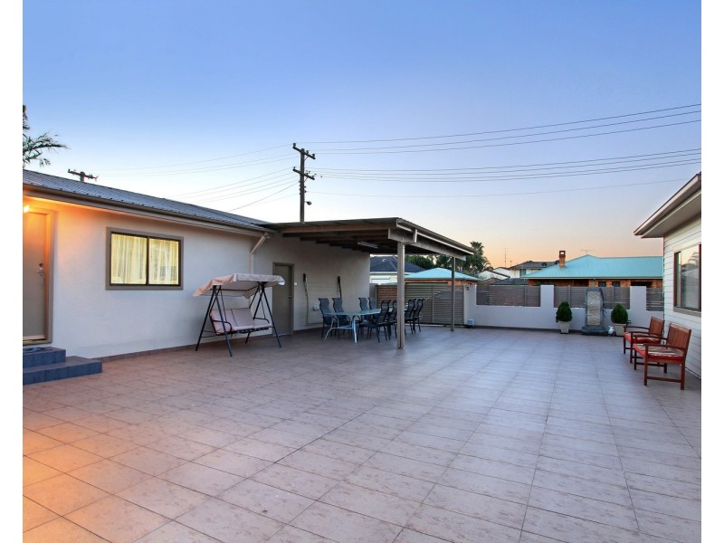 18 Cowper Street, Fairy Meadow NSW 2519