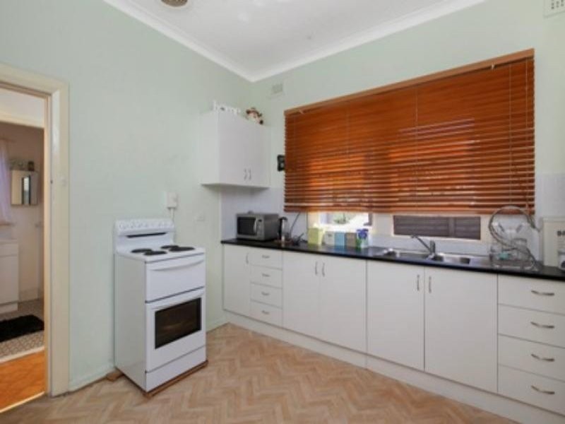 48 Lake Avenue, Cringila NSW 2502