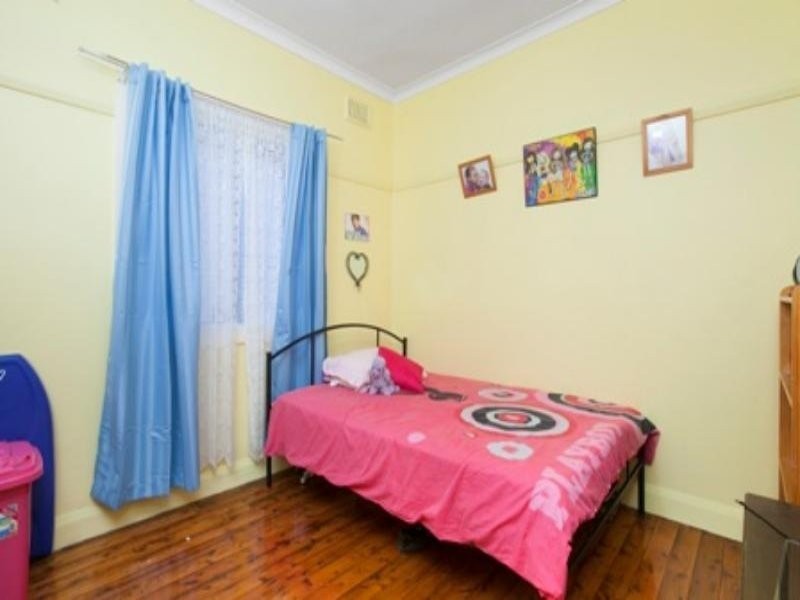 48 Lake Avenue, Cringila NSW 2502