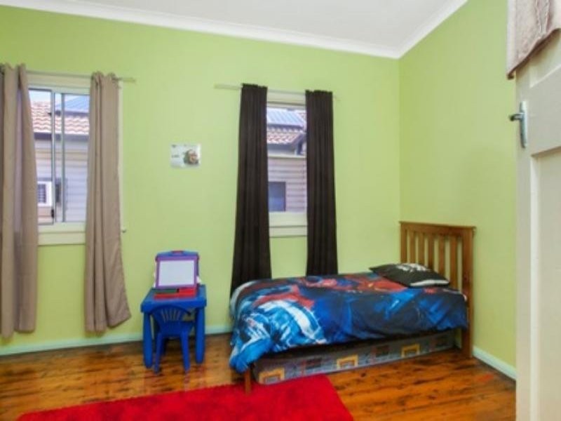 48 Lake Avenue, Cringila NSW 2502