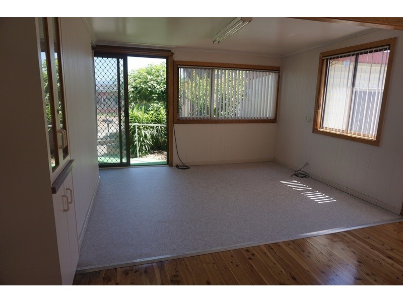 54 Lakeview Parade, Primbee NSW 2502