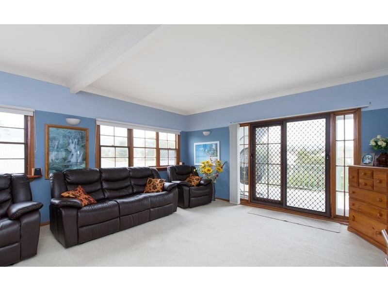 25 Turner Esplanade, East Corrimal NSW 2518