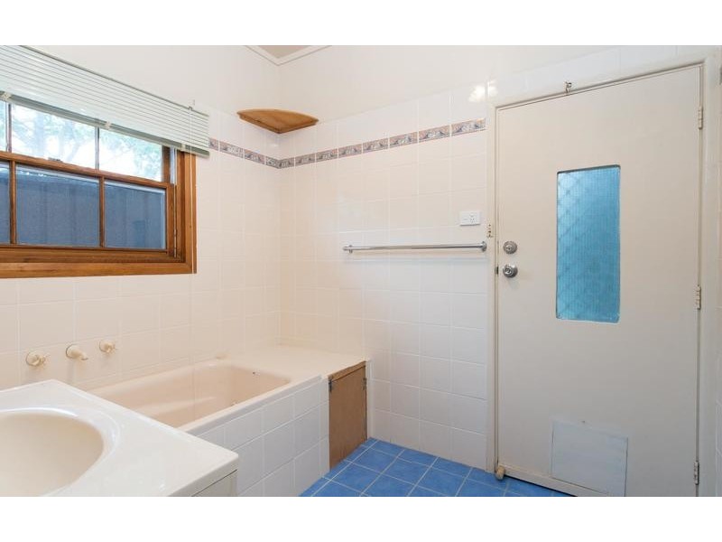 25 Turner Esplanade, East Corrimal NSW 2518
