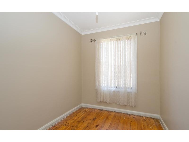 1 Gilgandra Street, Lake Heights NSW 2502