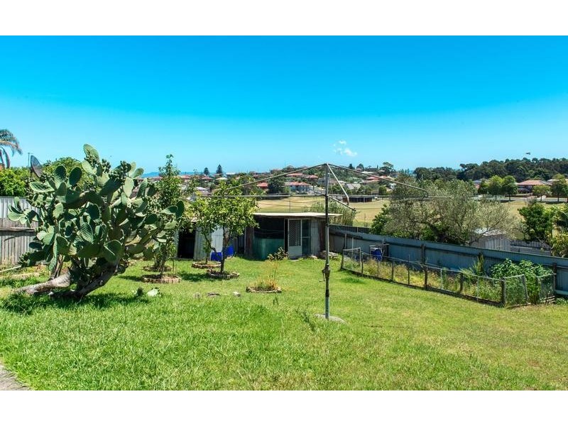 1 Gilgandra Street, Lake Heights NSW 2502