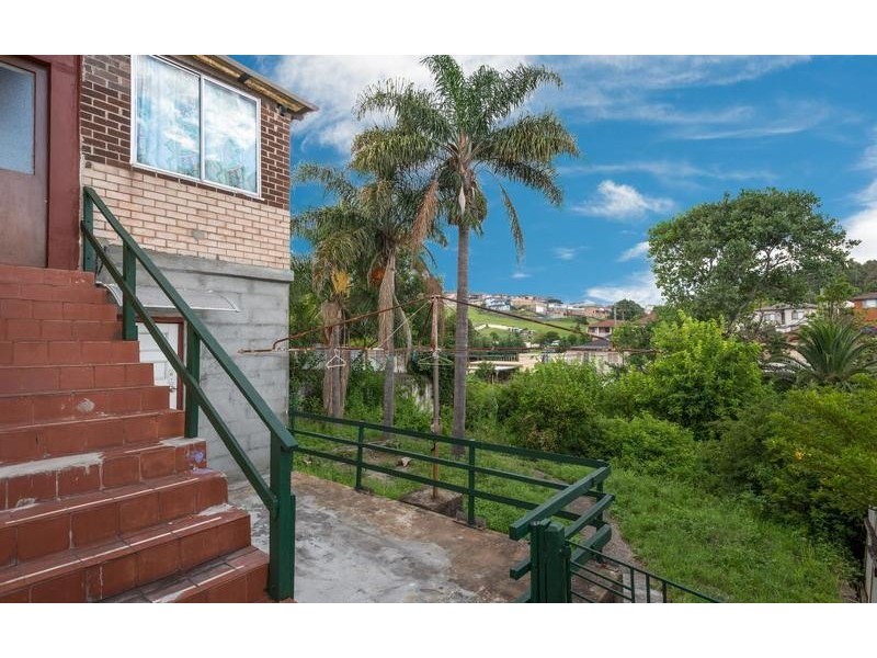 142 Lake Avenue, Cringila NSW 2502