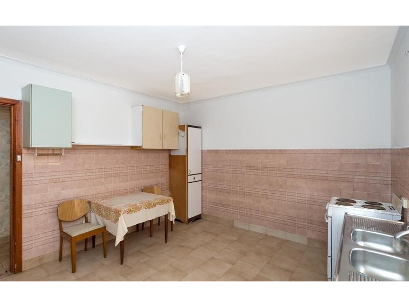 142 Lake Avenue, Cringila NSW 2502