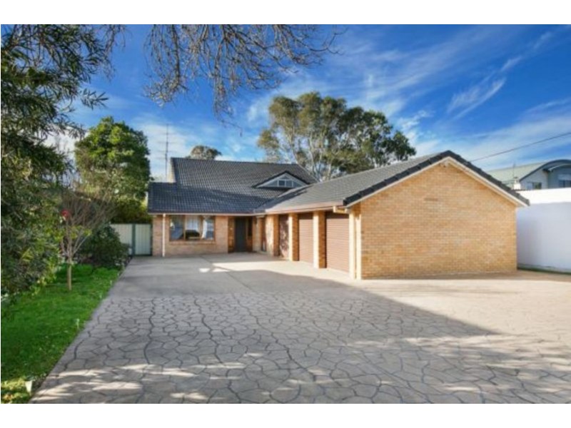 99 The Boulevard, Oak Flats NSW 2529