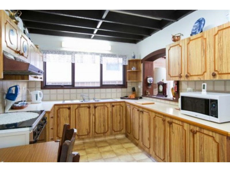 99 The Boulevard, Oak Flats NSW 2529