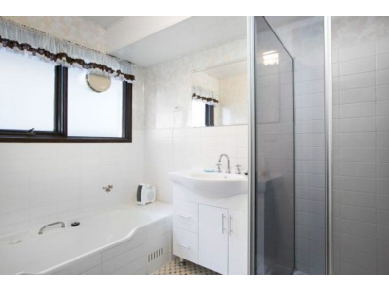 99 The Boulevard, Oak Flats NSW 2529