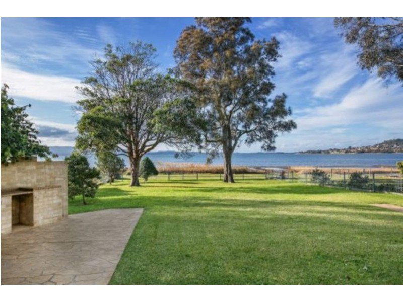 99 The Boulevard, Oak Flats NSW 2529