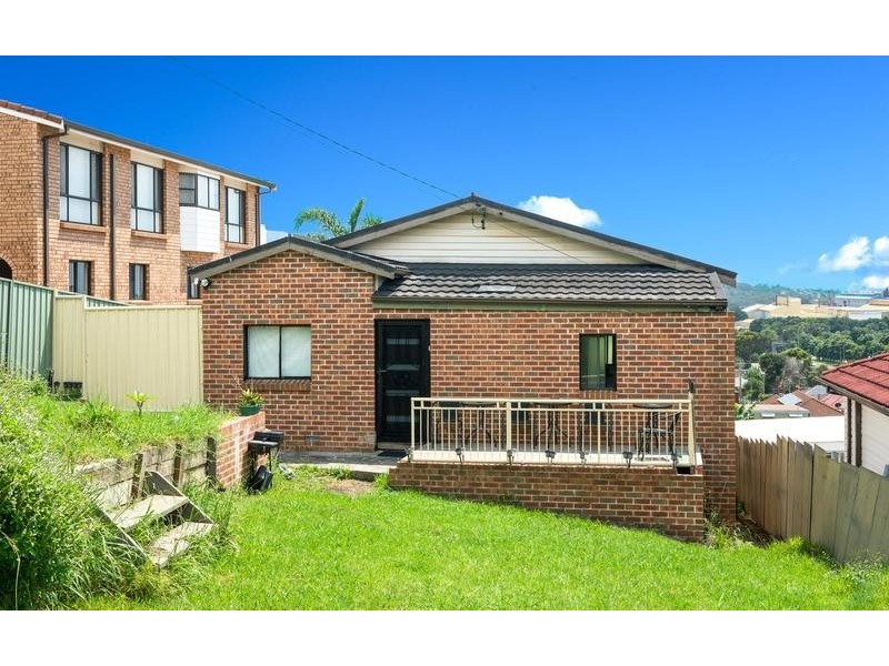 24 Jarvie Road, Cringila NSW 2502