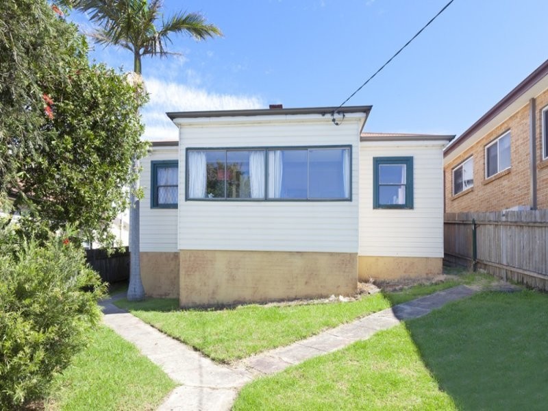 4 Second Avenue, Warrawong NSW 2502