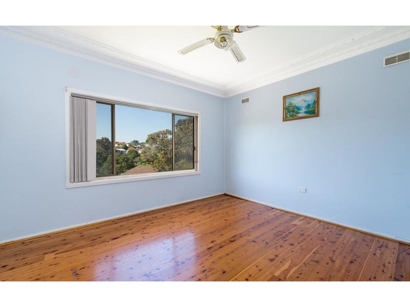 15 McGovern Street, Cringila NSW 2502