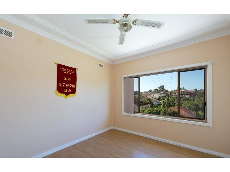 15 McGovern Street, Cringila NSW 2502