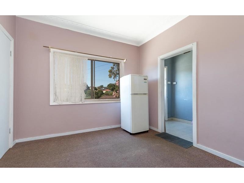15 McGovern Street, Cringila NSW 2502