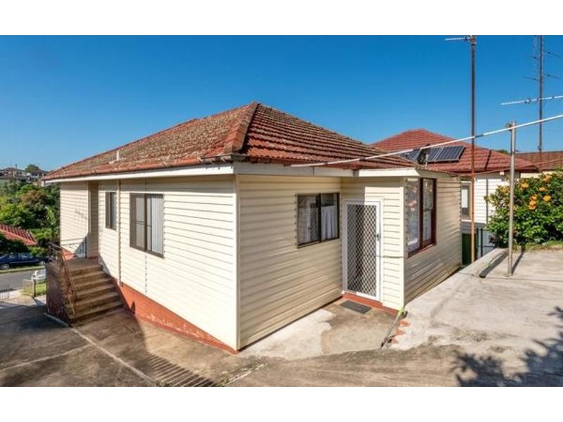 1/15 McGovern Street, Cringila NSW 2502