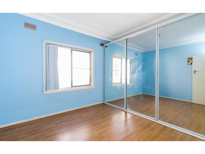 1/15 McGovern Street, Cringila NSW 2502