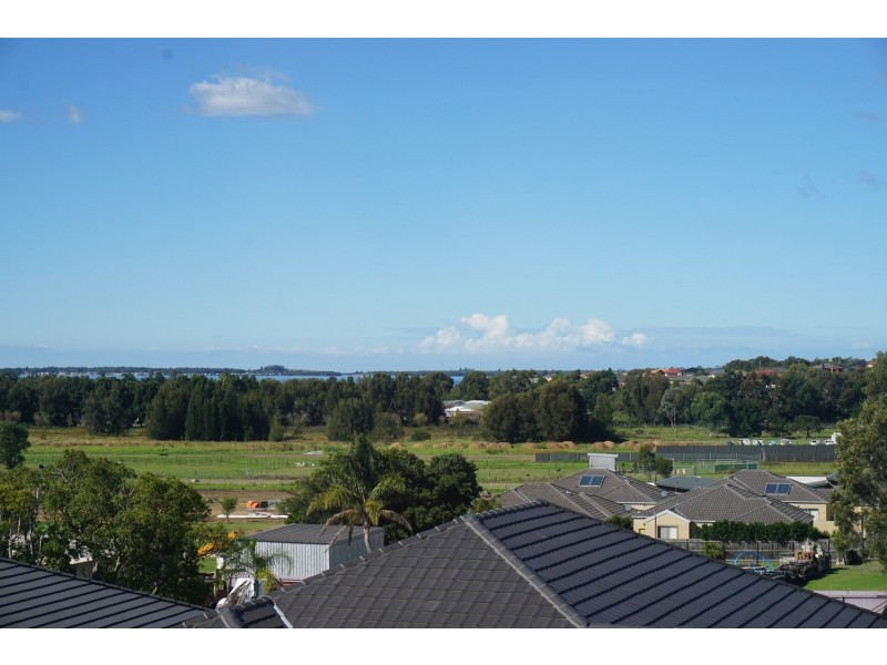 25 Brooks Terrace, Kanahooka NSW 2530