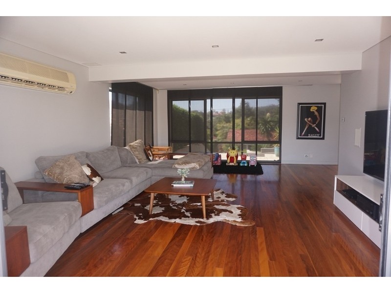 10 Valetta Street, West Wollongong NSW 2500