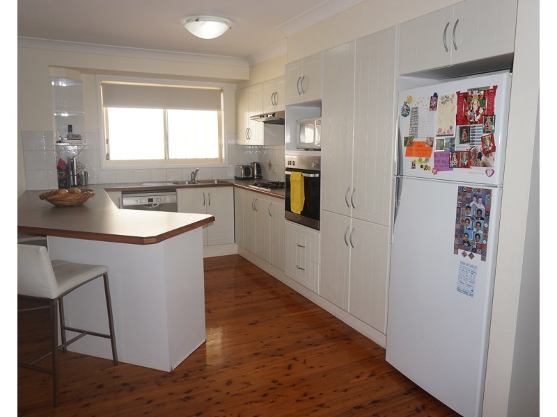37 Taminga Crescent, Cordeaux Heights NSW 2526