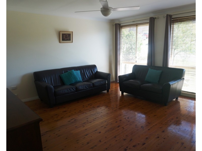 37 Taminga Crescent, Cordeaux Heights NSW 2526