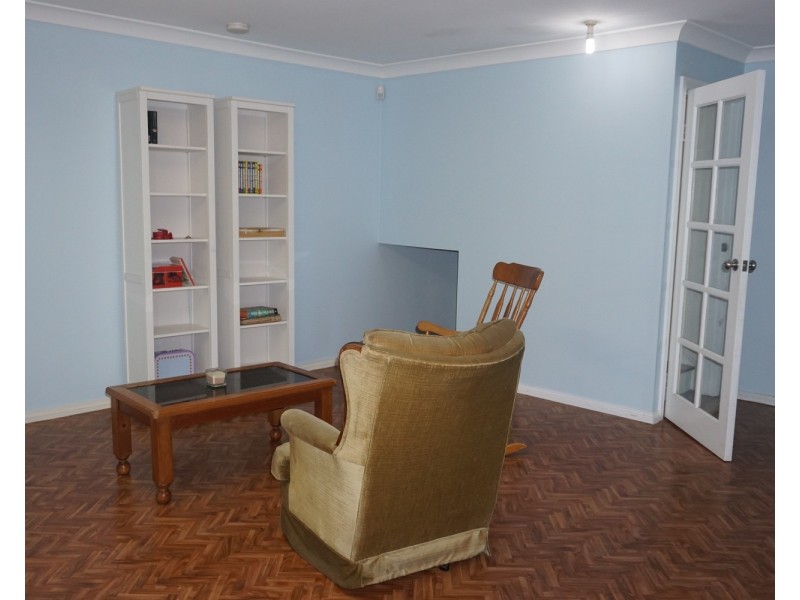 37 Taminga Crescent, Cordeaux Heights NSW 2526