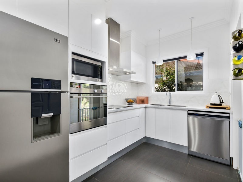 19 Fairy Avenue, Fairy Meadow NSW 2519