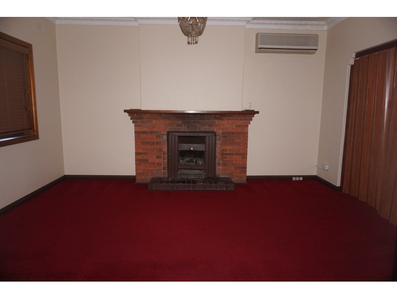 27 Northcliffe Drive, Lake Heights NSW 2502