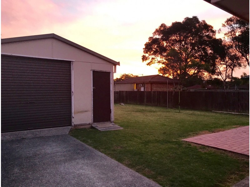 4 Blackwood Way, Albion Park Rail NSW 2527