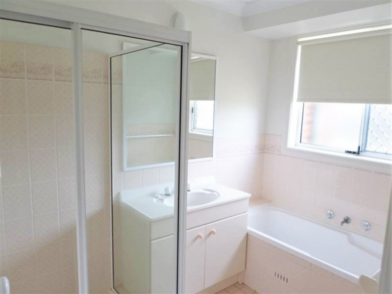 8 Robert Westmacott Avenue, Woonona NSW 2517