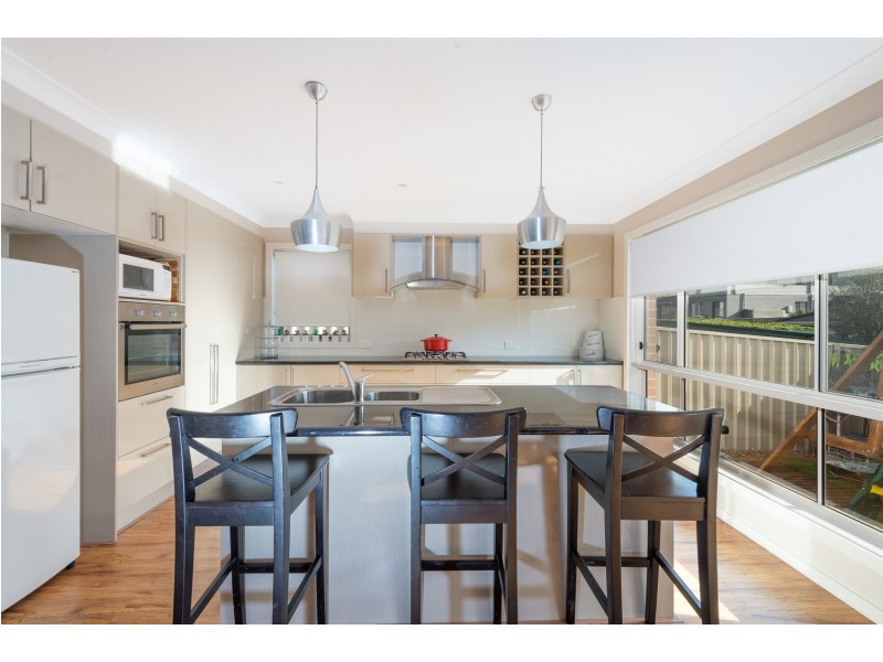 1/6 Pinnacle Way, Koonawarra NSW 2530