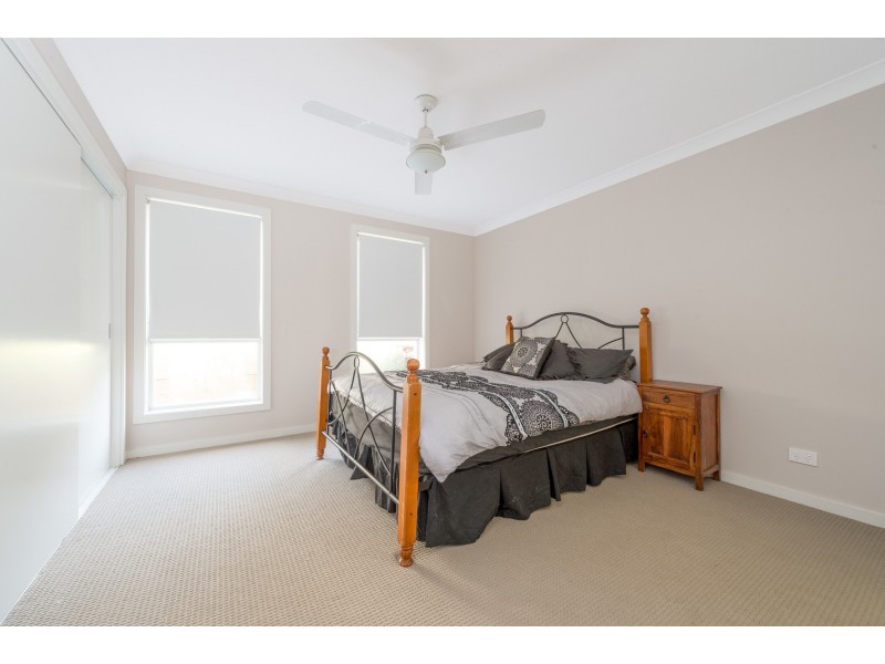 1/6 Pinnacle Way, Koonawarra NSW 2530