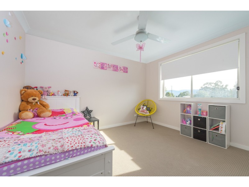 1/6 Pinnacle Way, Koonawarra NSW 2530