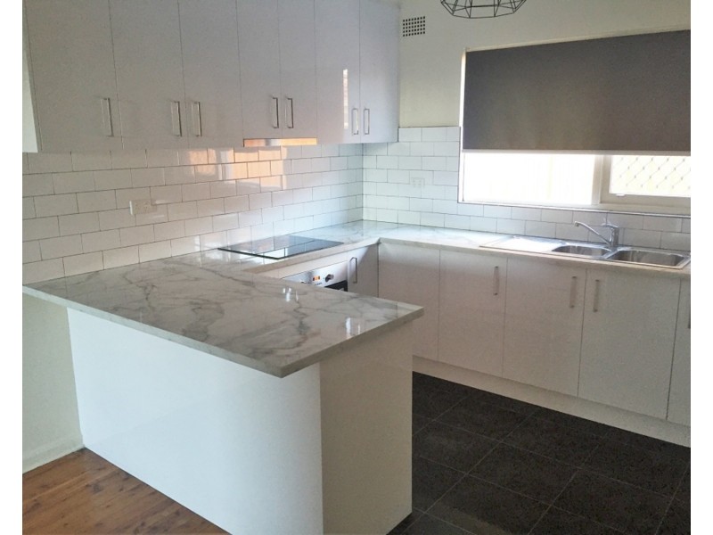 2/1 Rawlinson Avenue, Wollongong NSW 2500