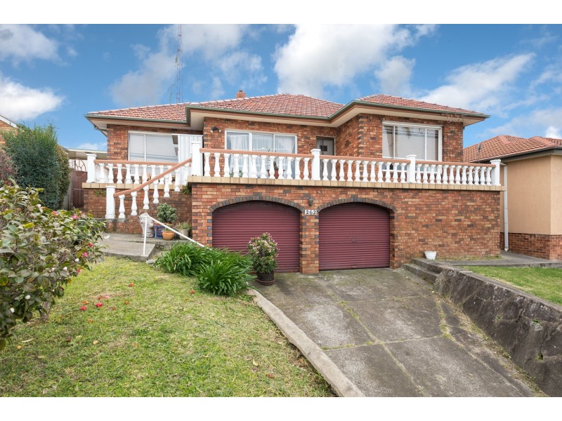 262 Northcliffe Drive, Lake Heights NSW 2502