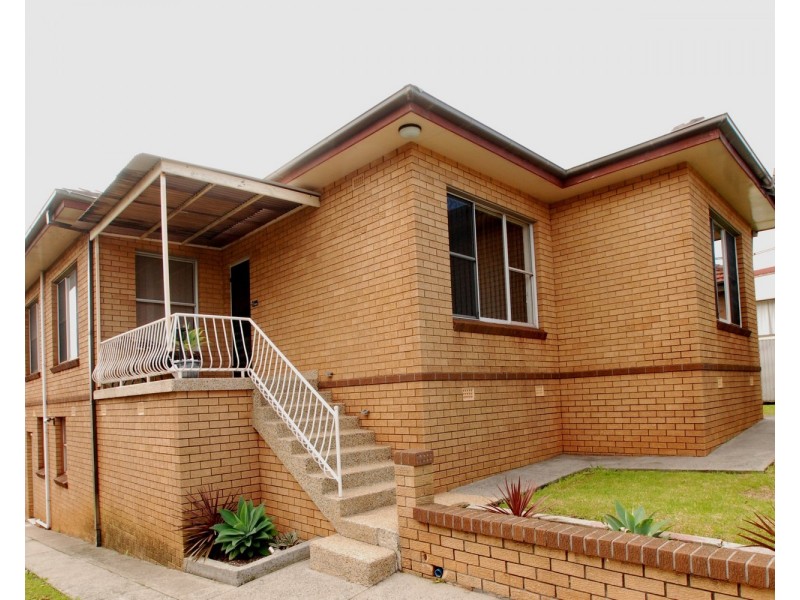 3/5 Buena Vista Avenue, Lake Heights NSW 2502
