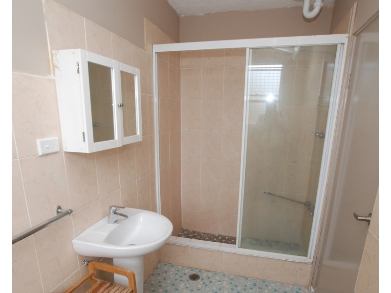 3/5 Buena Vista Avenue, Lake Heights NSW 2502