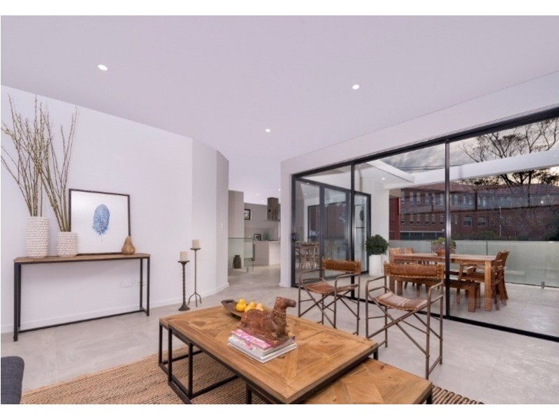 1-9/1 Woodlawn Avenue, Mangerton NSW 2500