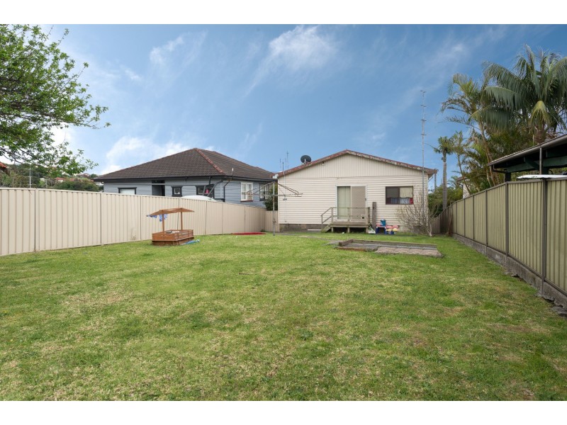 7 Fitzgerald Street, Cringila NSW 2502
